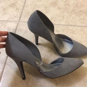 Gray heels